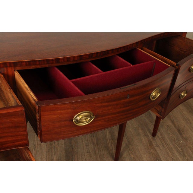 Antique American Hepplewhite Mahogany Sideboard For Sale In Philadelphia - Image 6 of 12