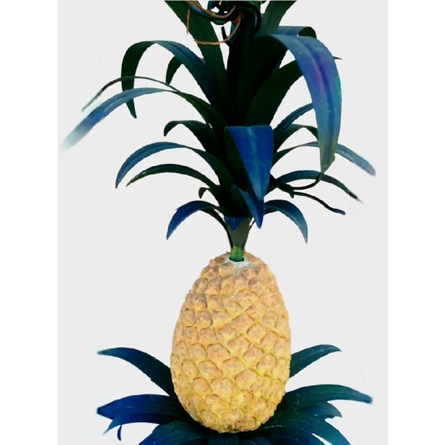 Beautiful vintage Currey and Company tole pineapple 6 arm chandelier. The chandelier is in it's original deep green finish...