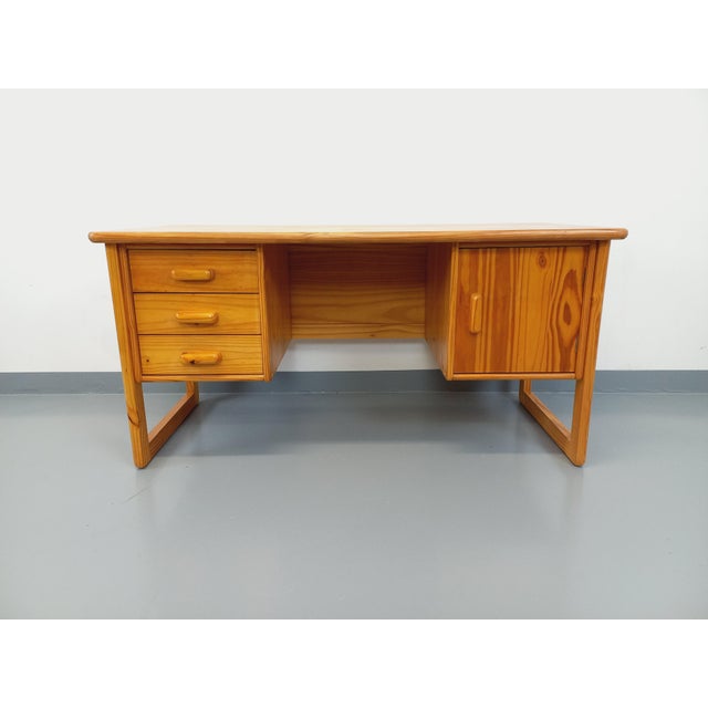Vintage Sled Foot Executive Desk in Pine, 1970s For Sale - Image 9 of 11