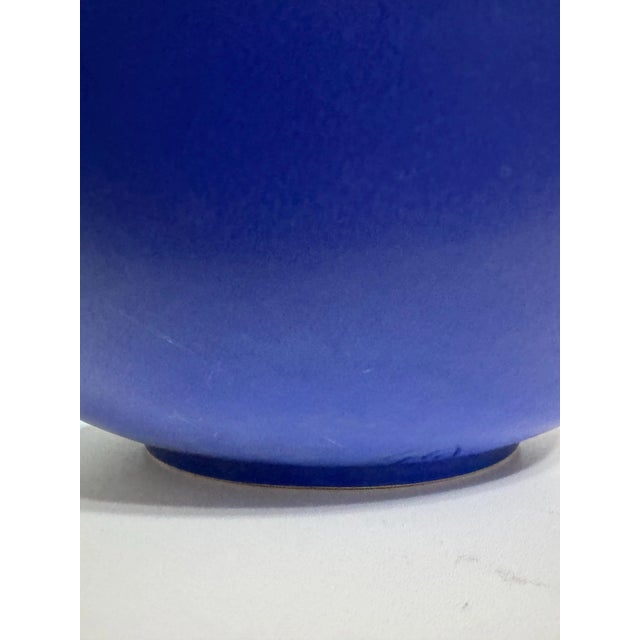 English 1960s Cobalt Blue George Wilson Vase: Large English Art Pottery For Sale - Image 3 of 6