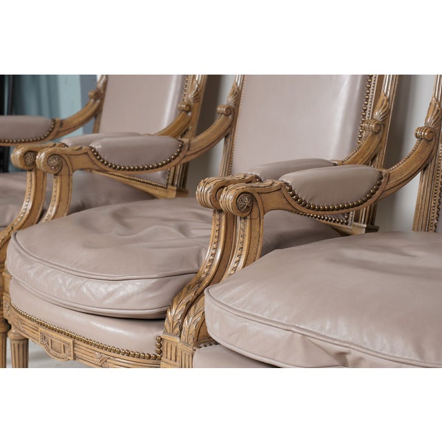 1960s Set of Four Louis XVI-Style Painted Fauteuils in Pale Leather With Nailhead Trim — Architectural Neoclassical Seating For Sale - Image 9 of 10