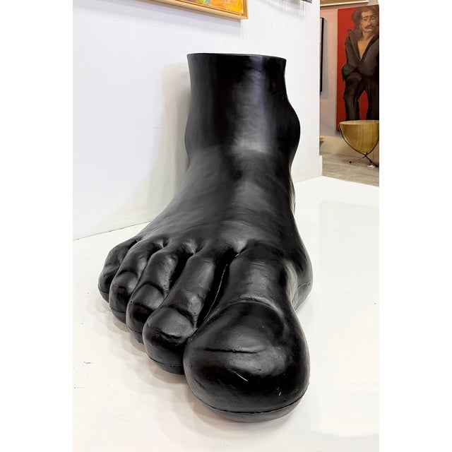 Gaetano Pesce B&B Italia UP7 iL PIEDE Pop Art Foot Chair Sculpture, Monumental 2000 Offered for sale is a monumental UP7...