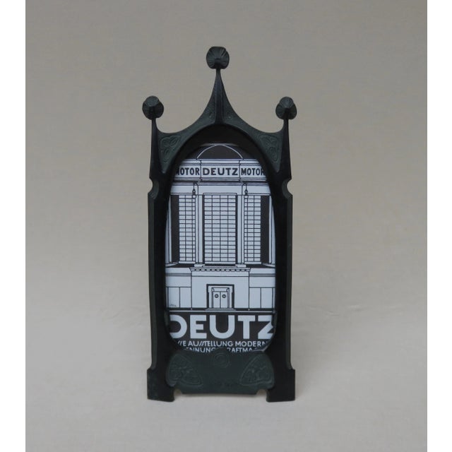 A picture frame from the early Art Nouveau in strict formation from France. The frame is patinated bronze green. Glass /...