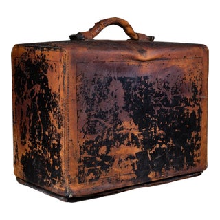 Antique Distressed Leather Camera Case c.1900-1930 For Sale