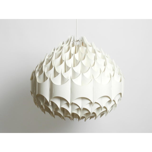 Huge plastic pendat lamp by havlova milanda, model rytmic 1969 for vest. Made in austria. creates a great light for all...