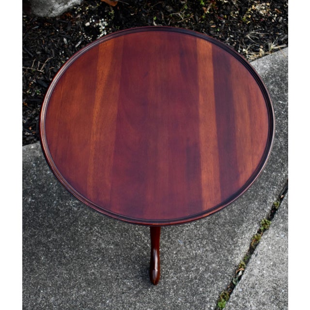 WIlliamsburg Galleries Mahogany Table Vintage Petite Queen Anne Pie Crust Round For Sale - Image 4 of 13