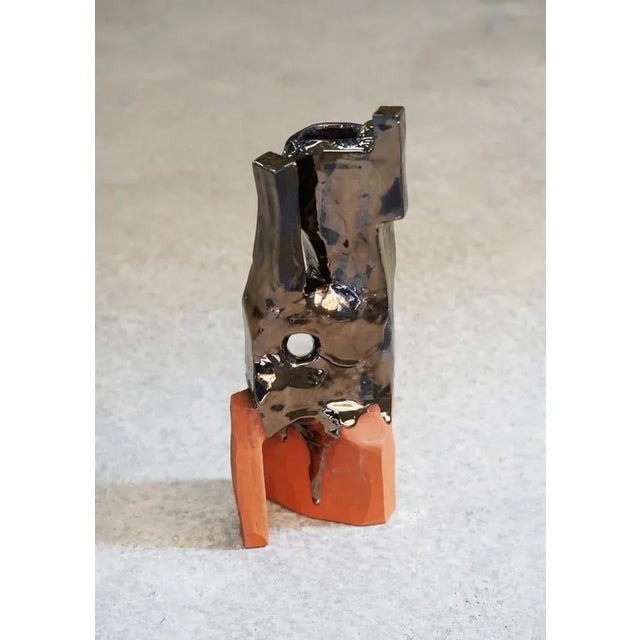 Unique Énota_21_01 sculpture by Emmanuelle Roule Unique piece Dimensions: W 14 x H 36 cm Materials: Earthenware Unique...