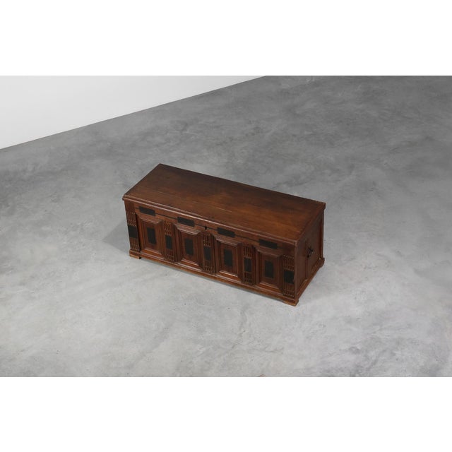 Wood French Oak Storage Trunk or Linen Chest, 17th Century For Sale - Image 7 of 18