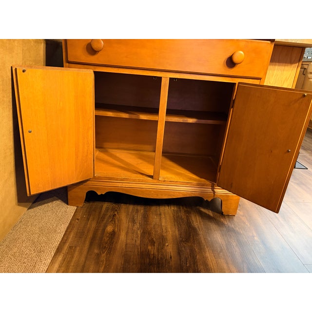 1950s Heywood-Wakefield Mid-Century Hutch / China Cabinet For Sale - Image 9 of 11