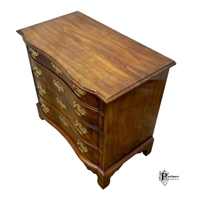 Statton Furniture Vintage Statton Chippendale Style Antique Oxford Chest Accent Chest / Commode For Sale - Image 4 of 13