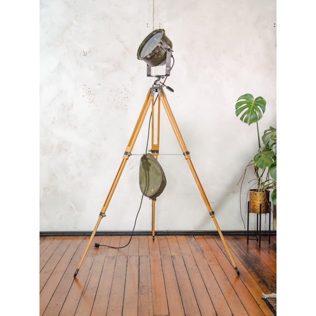 Industrial Leopard 1 Military Tank Search Spotlight Floor Lamp, 1950s For Sale - Image 15 of 18