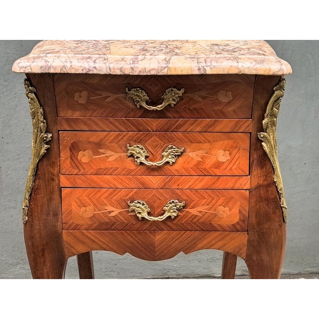 Brown 1920s Pair of French Louis XV Style Rosewood Side Tables Nightstands For Sale - Image 8 of 15
