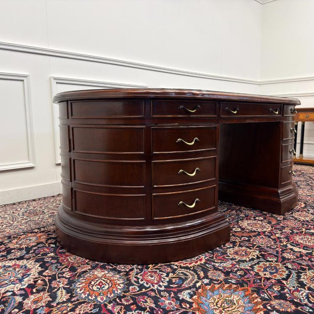 Large Classic English Oval Desk For Sale - Image 5 of 18