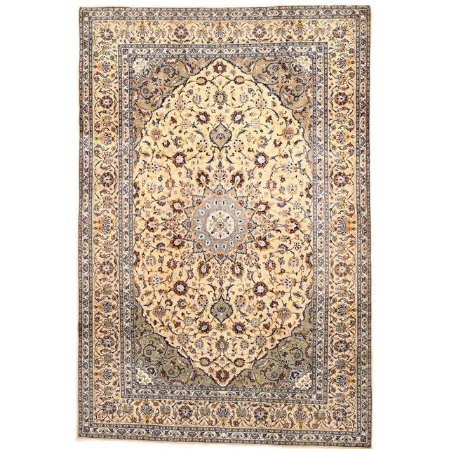 Middle Eastern Rug in Wool For Sale - Image 3 of 6