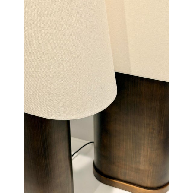 2020s Thomasville Contemporary Bronze Table Lamps With Linen Shades - a Pair For Sale - Image 5 of 9