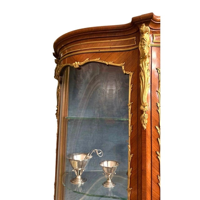 19th Century French Louis XV-Style Marquetry Vitrine With Gilt Bronze. For Sale - Image 9 of 10