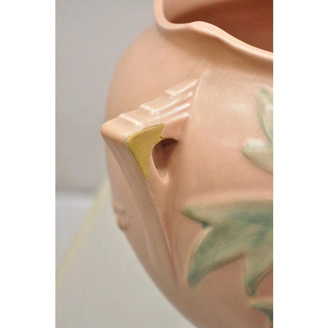 Antique Roseville Gardenia Bleeding Heart Pink 651-8" Jardiniere Planter Pot For Sale In Philadelphia - Image 6 of 12