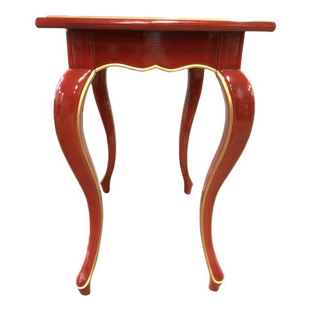 Queen Anne Style Red Lacquered Wooden Accent Table For Sale