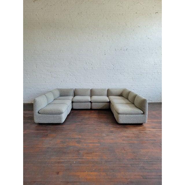1980s "Ganging" Elysée modular sectional sofa by Steelcase in original warm multicolor speckled tweed. A timeless and...