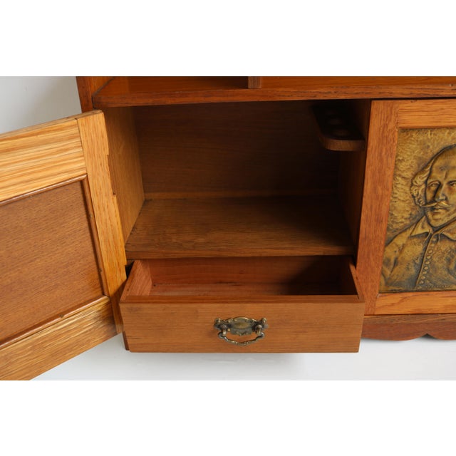 English Arts and Crafts Wall Cabinet in Brass and Oak, 1910 For Sale - Image 4 of 11