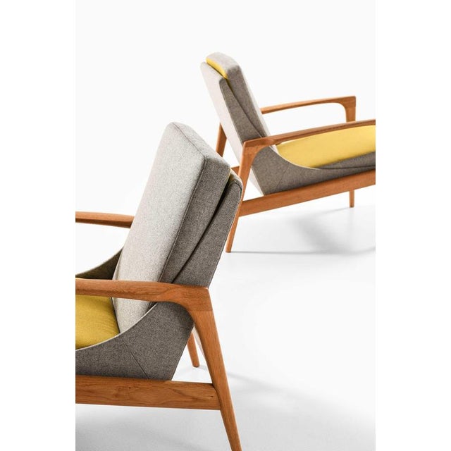 Gray Easy Chairs in Brass, Oak and Wool by Ib Kofod-Larsen, 1950s, Set of 2 For Sale - Image 8 of 12