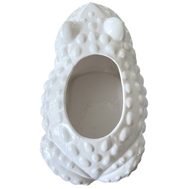 1960s Large Vintage White Hobnail Ceramic Frog Planter – In the Style of Jean Roger, 1960s Sculptural Garden Vessel For Sale - Image 5 of 10