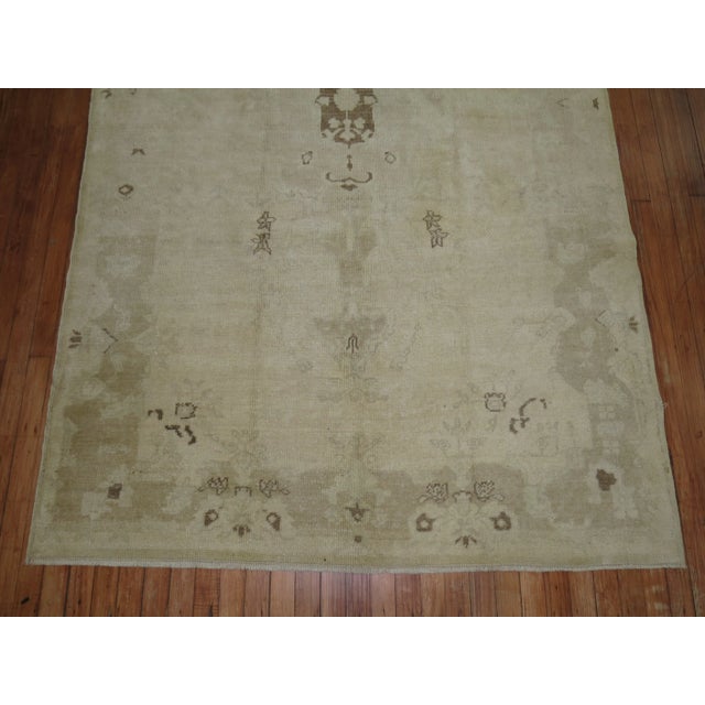 Abstract Vintage Neutral Turkish Oushak Rug; - 5'1" x 8'8" For Sale - Image 3 of 7