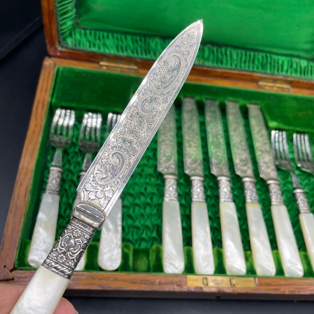 Late 20th Century Mother of Pearl Handled Dessert Serviced for 6 w/ oak box English Manor - 12 pcs For Sale - Image 9 of 11