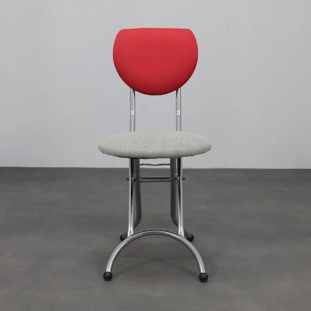 Dimensions folded H 99 x W 41 x D 20 cm