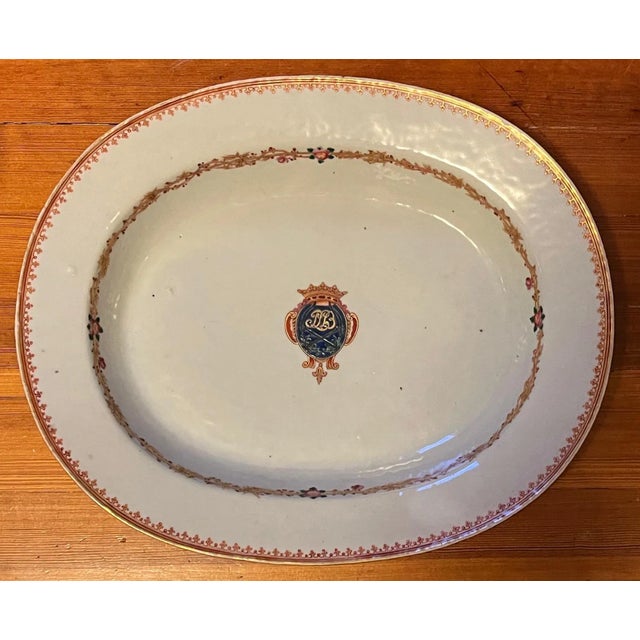 18th Century Chinese Export Porcelain Armorial Deep Platter For Sale - Image 4 of 12