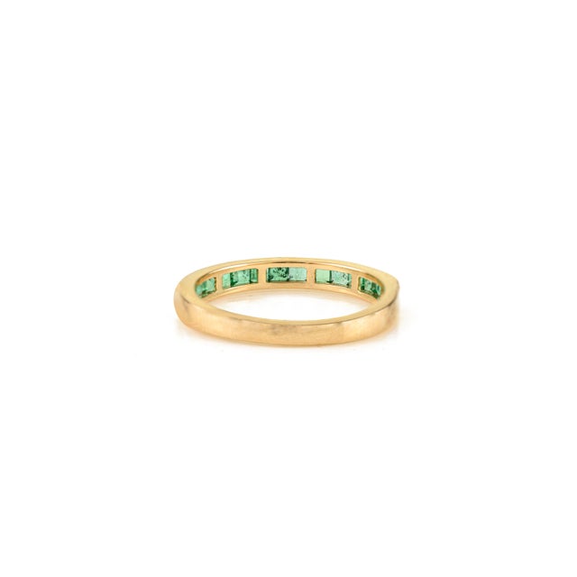 Green 14k Yellow Gold Channel Set Square Emerald Band Ring Size 6 Gifts for the Hostess For Sale - Image 8 of 14