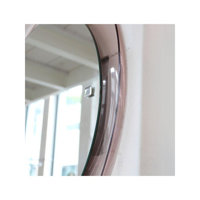 Normal signs of wear on the acrylic frame. Details Type: Round mirror Date: 1970-80 Origin: Italy Model: Round Materials:...