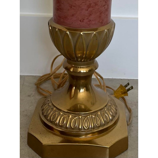 Salmon 1970s Ethan Allen Palm Beach Regency Urn Lamp in Coral With Brass Accents For Sale - Image 8 of 11