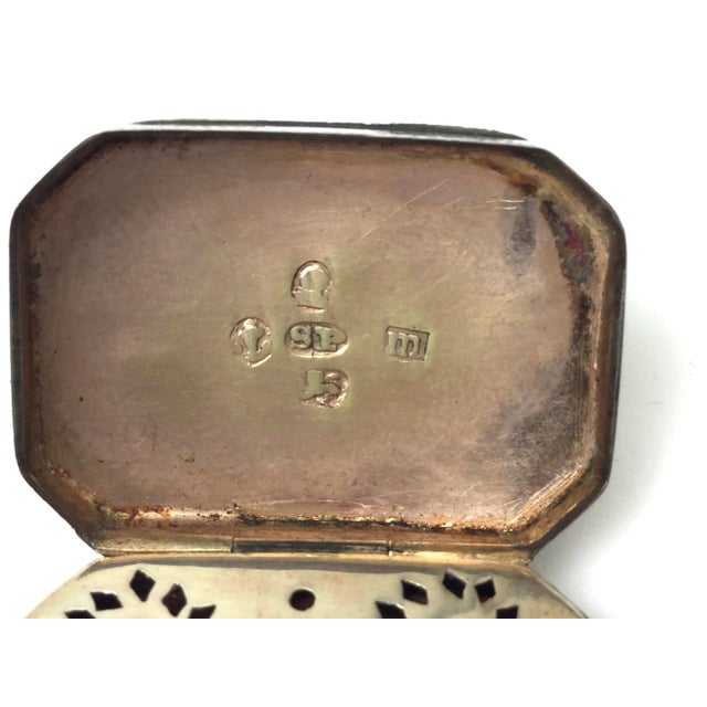 Antique English Sterling Silver Vinaigrette, Birmingham, 1814 For Sale In New York - Image 6 of 9