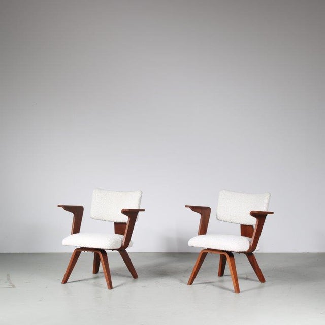 A fantastic easy chair designed by Cor Alons and manufactured by De Boer Gouda in the Netherlands around 1950. This is a...