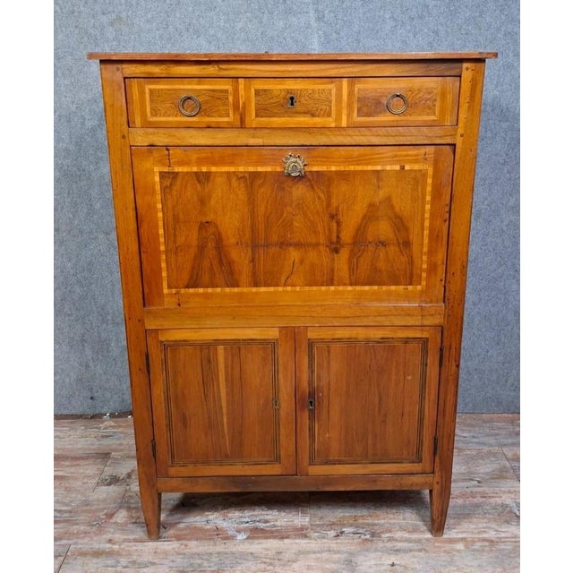 Walnut and marquetry secretary desk – provincial work, louis xvi period / late 18th century an elegant, straight secretary...