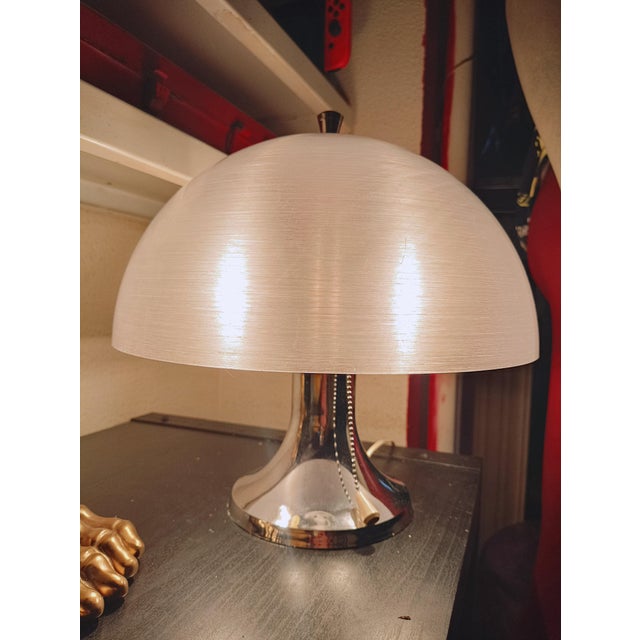 Ixo Valencia vintage table lamp - Iconic design from the 70s. Brighten up your space with this elegant vintage table lamp...