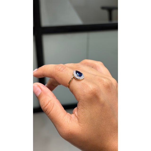 14k Two-Tone Gold 1.17ct Blue Sapphire & Diamond Vintage Ring Size 9 For Sale In New York - Image 6 of 17