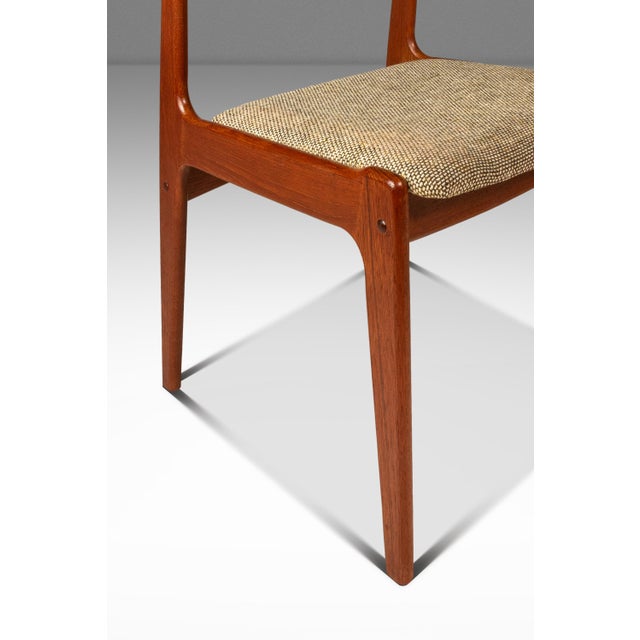 Danish Mid-Century Modern Dining / Desk Chair in Solid Teak & Original Oatmeal Fabric Attributed to Scandinavia Woodworks Co., C. 1970's For Sale - Image 14 of 18