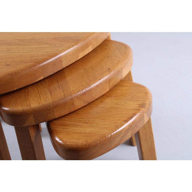 Light Oak Triangular Nesting Tables by Charlotte Perriand, 1970s, Set of 3 For Sale - Image 11 of 13