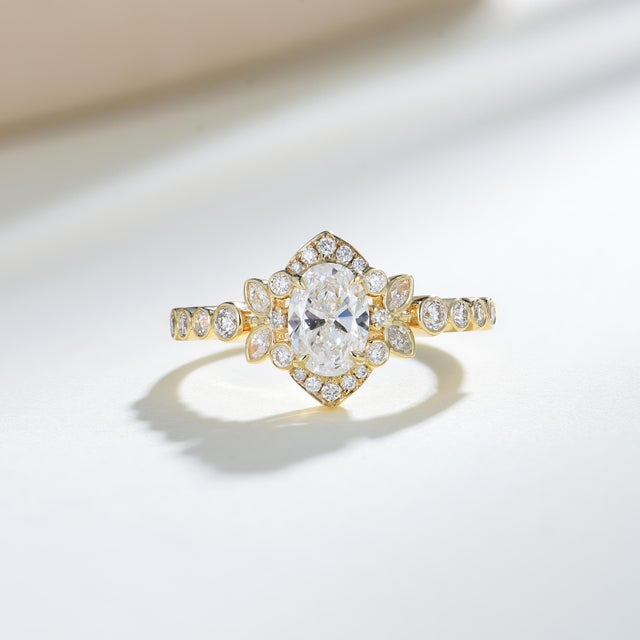 Kai Fine Jewelry Kai Oliveleaf Halo 1.34 CTW Oval Lab Grown Diamond Ring in 14k Gold (All Sizes Available) For Sale - Image 4 of 10