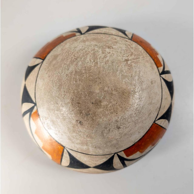 20th Century Southwest Native American Indian Acoma Polychrome Pottery Bowl For Sale - Image 9 of 11
