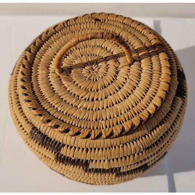 20th C Small Hand Made Lidded Basket With Handle For Sale - Image 4 of 6