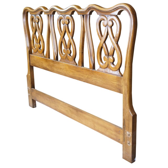 1960s White Furniture Co Chippendale Mahogany Pretzel Back Queen