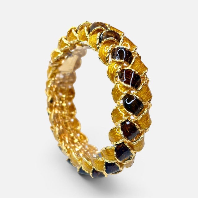 Metal Piaget Bracelet and Earrings Set, 18 Karat Yellow Gold and Enamel For Sale - Image 7 of 8