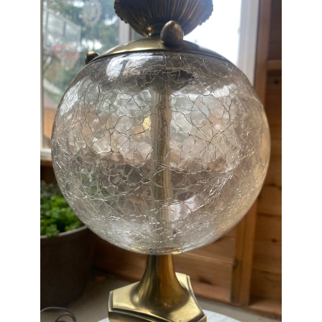 1950s Hollywood Regency Crackle Glass Globe Brass Table Lamp For Sale - Image 9 of 9