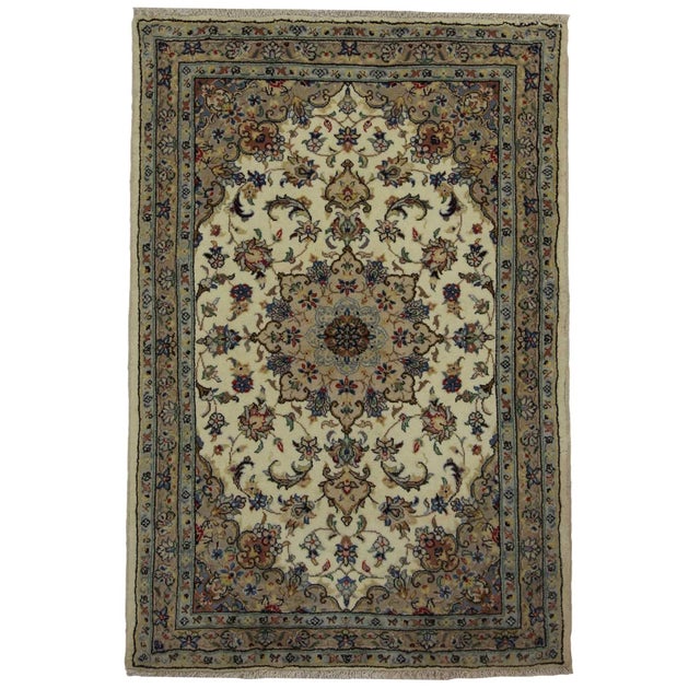 Middle Eastern Rug in Wool For Sale - Image 6 of 6