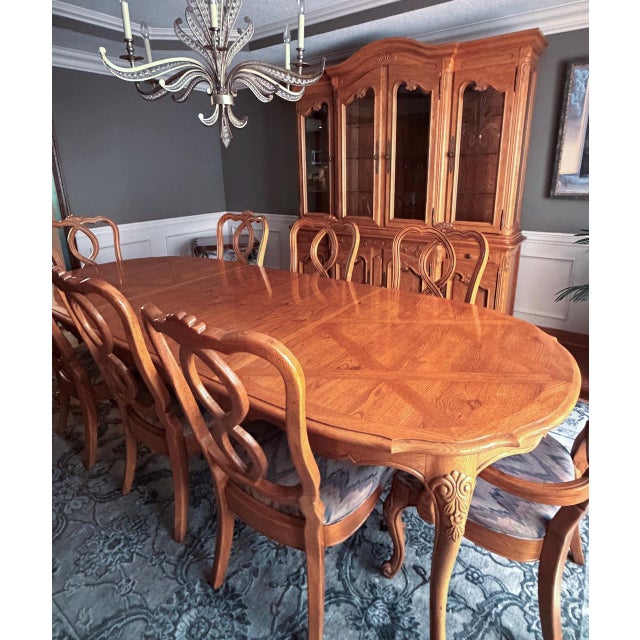 VINTAGE 1987 HICKORY MANUFACTURING CO. DINING COLLECTION An architectural, American-made dining collection by Hickory...