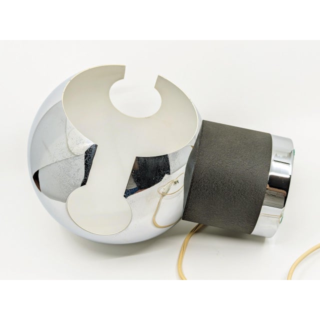 Black Space Age Italian Chrome Plated and Black Metal Table Lamp, 1960s For Sale - Image 8 of 11