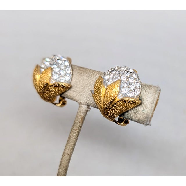 1960s Vintage 1960s Signed Hattie Carnegie Pavé Clear Rhinestone Clip Earrings-2 Pieces For Sale - Image 5 of 7